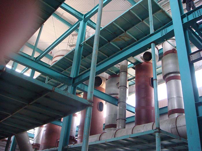 新疆梅花三套28T苏氨酸蒸发结晶器安装现场